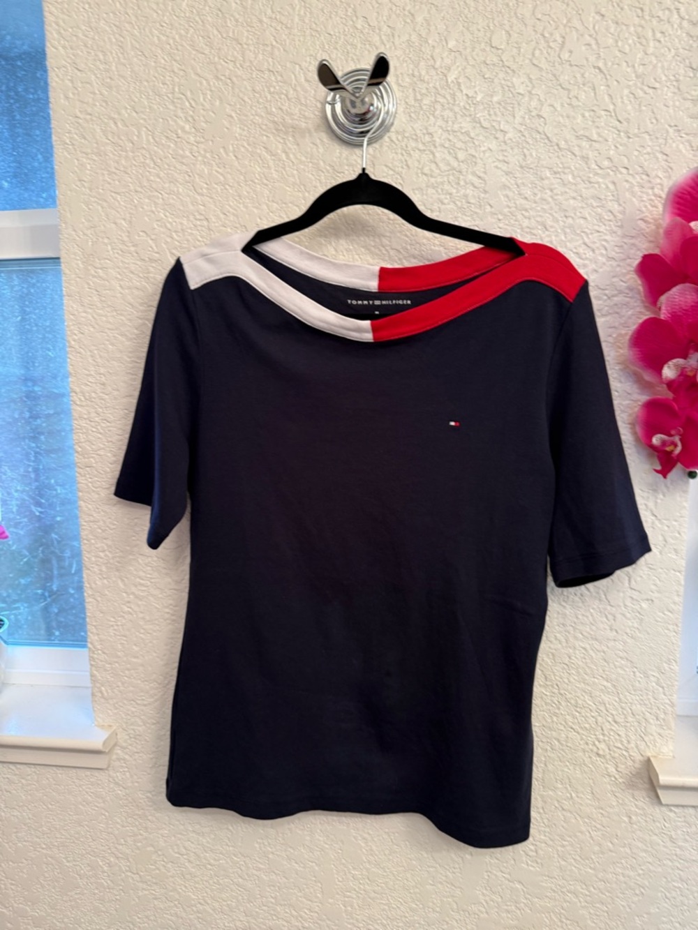Tommy Hilfiger Navy Short-Sleeve Tee with Red & White Crew Neck Medium 💯% Cotton - Picture 7 of 16